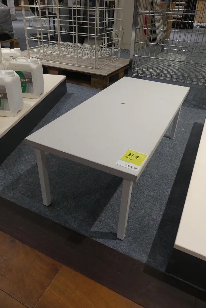 Tisch Maße in cm ca. 90 x 40